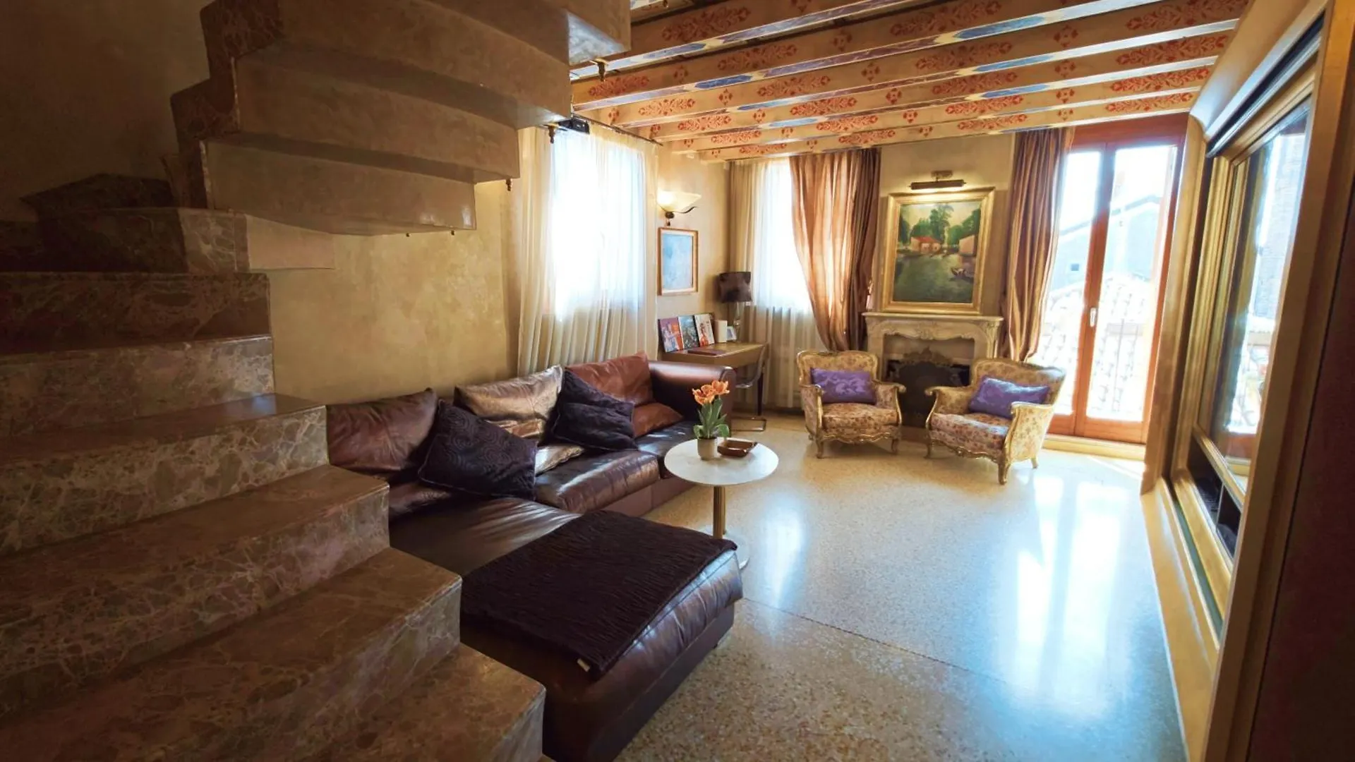 Opera Luxury Apartment Verona 0*,